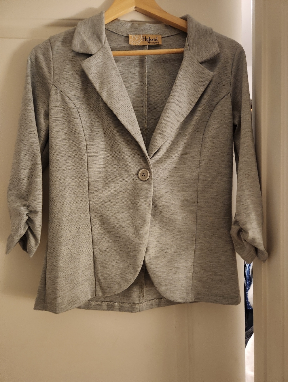 Hybrid & company Women’s Gray Tailored Single-Button Blazer